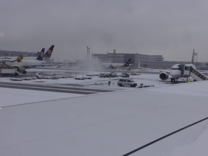 L’aéroport de Francfort sous la neige